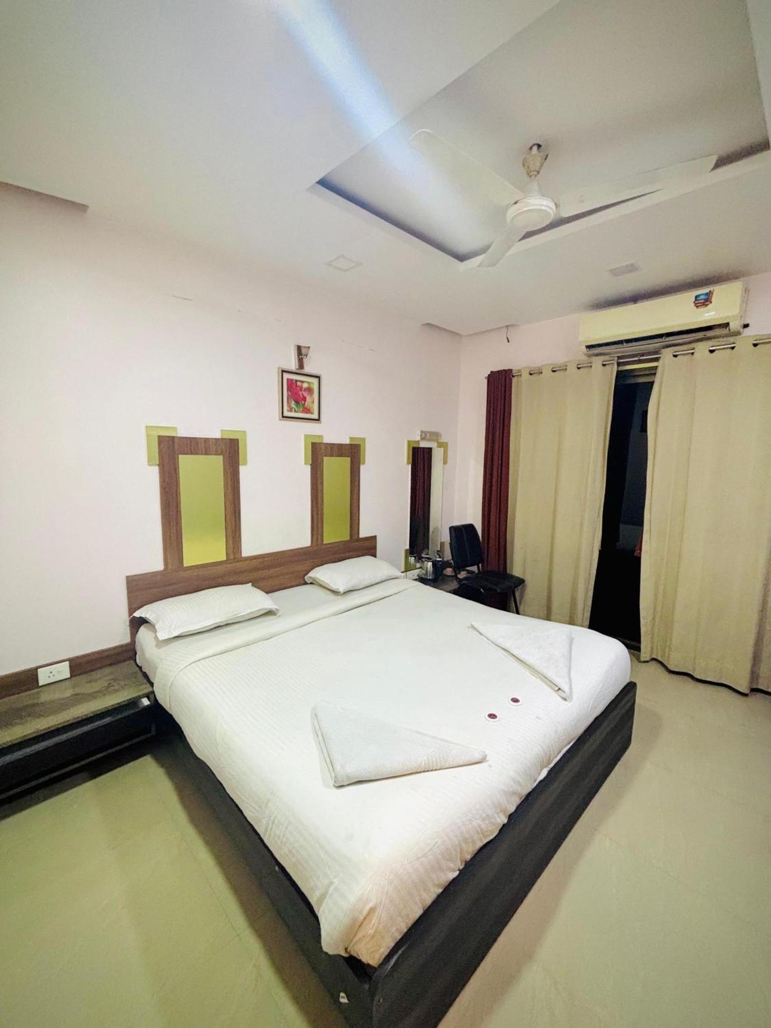 Hotel Laxmi Residency Lonavala Ngoại thất bức ảnh