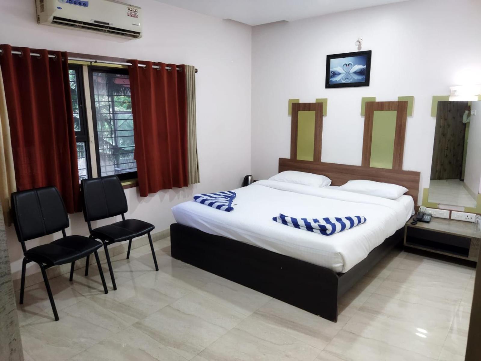 Hotel Laxmi Residency Lonavala Ngoại thất bức ảnh