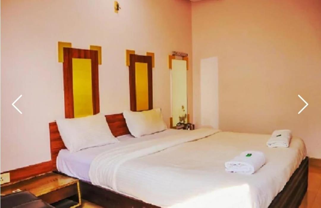 Hotel Laxmi Residency Lonavala Ngoại thất bức ảnh