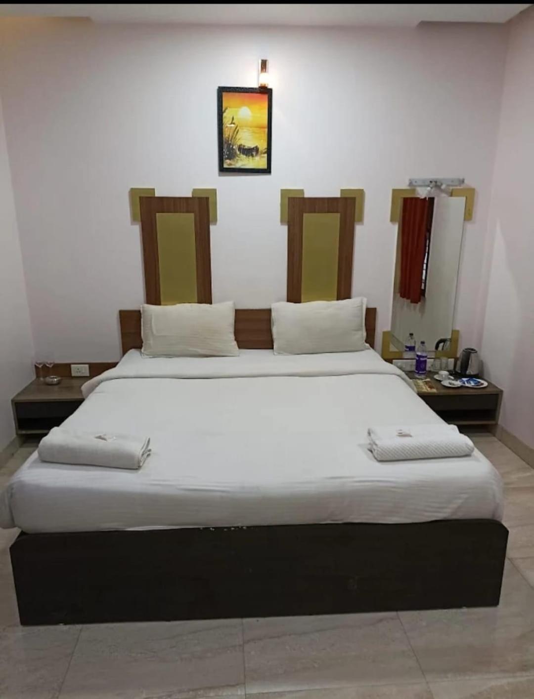 Hotel Laxmi Residency Lonavala Ngoại thất bức ảnh