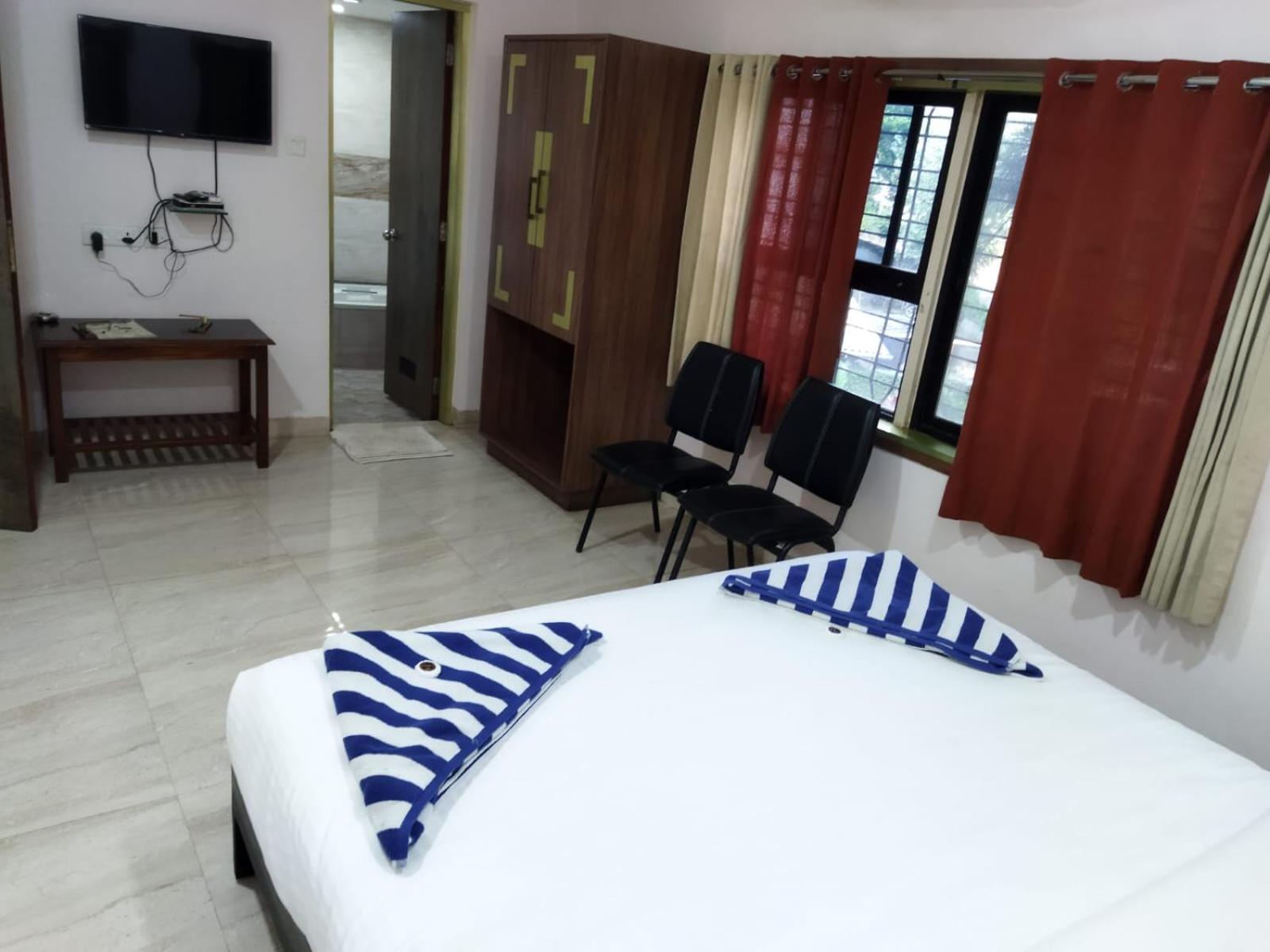 Hotel Laxmi Residency Lonavala Ngoại thất bức ảnh