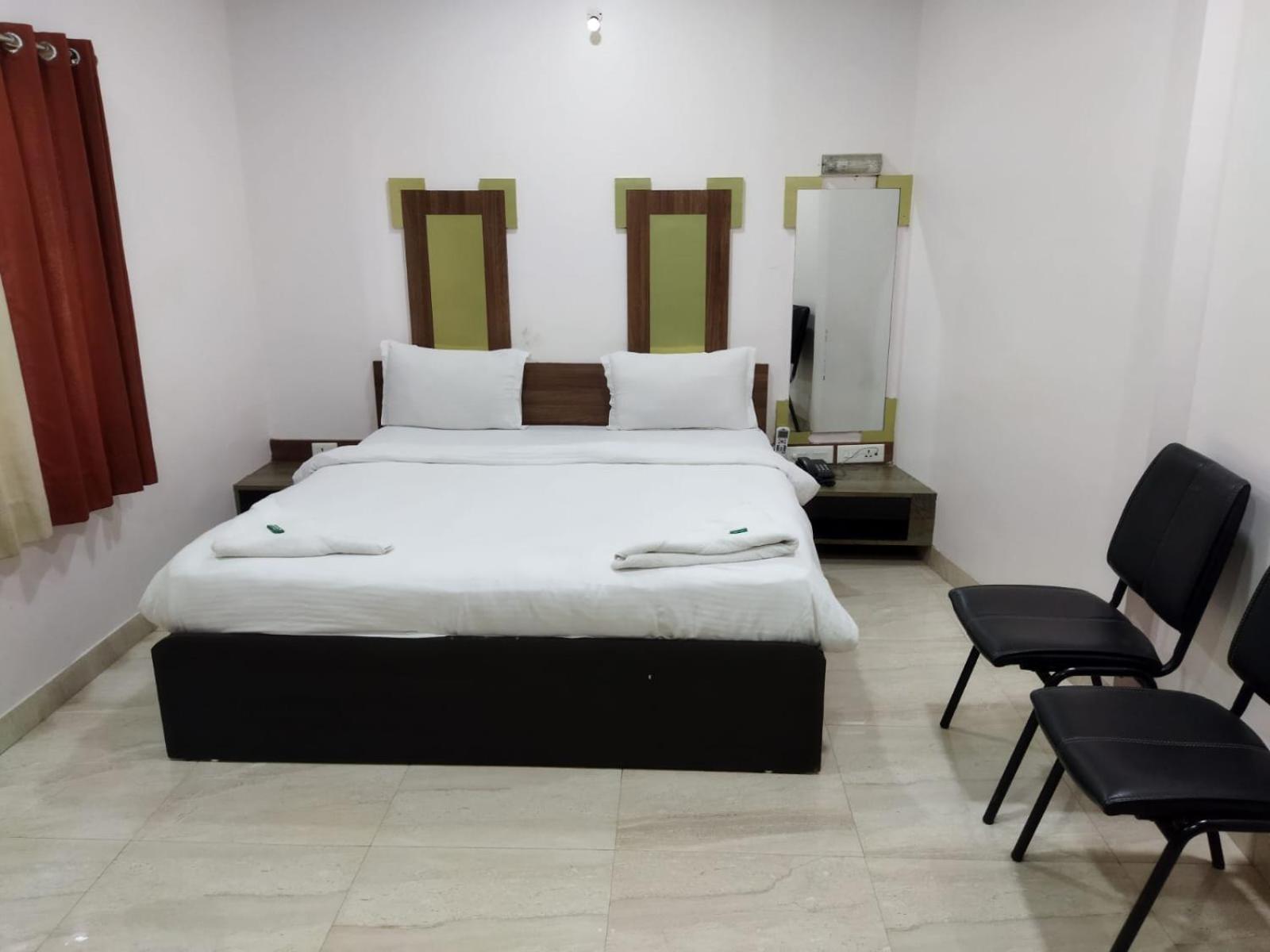 Hotel Laxmi Residency Lonavala Ngoại thất bức ảnh