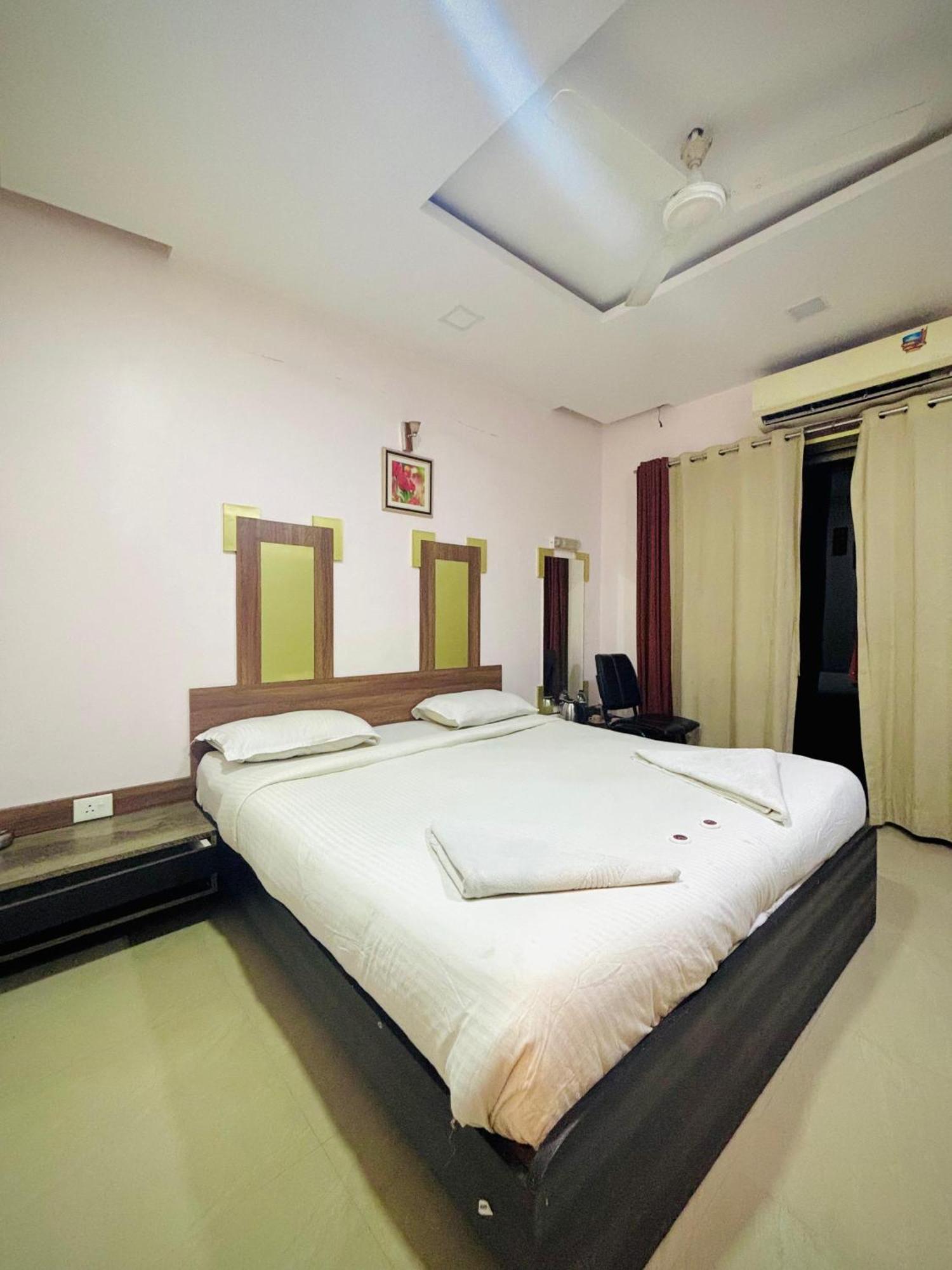 Hotel Laxmi Residency Lonavala Ngoại thất bức ảnh