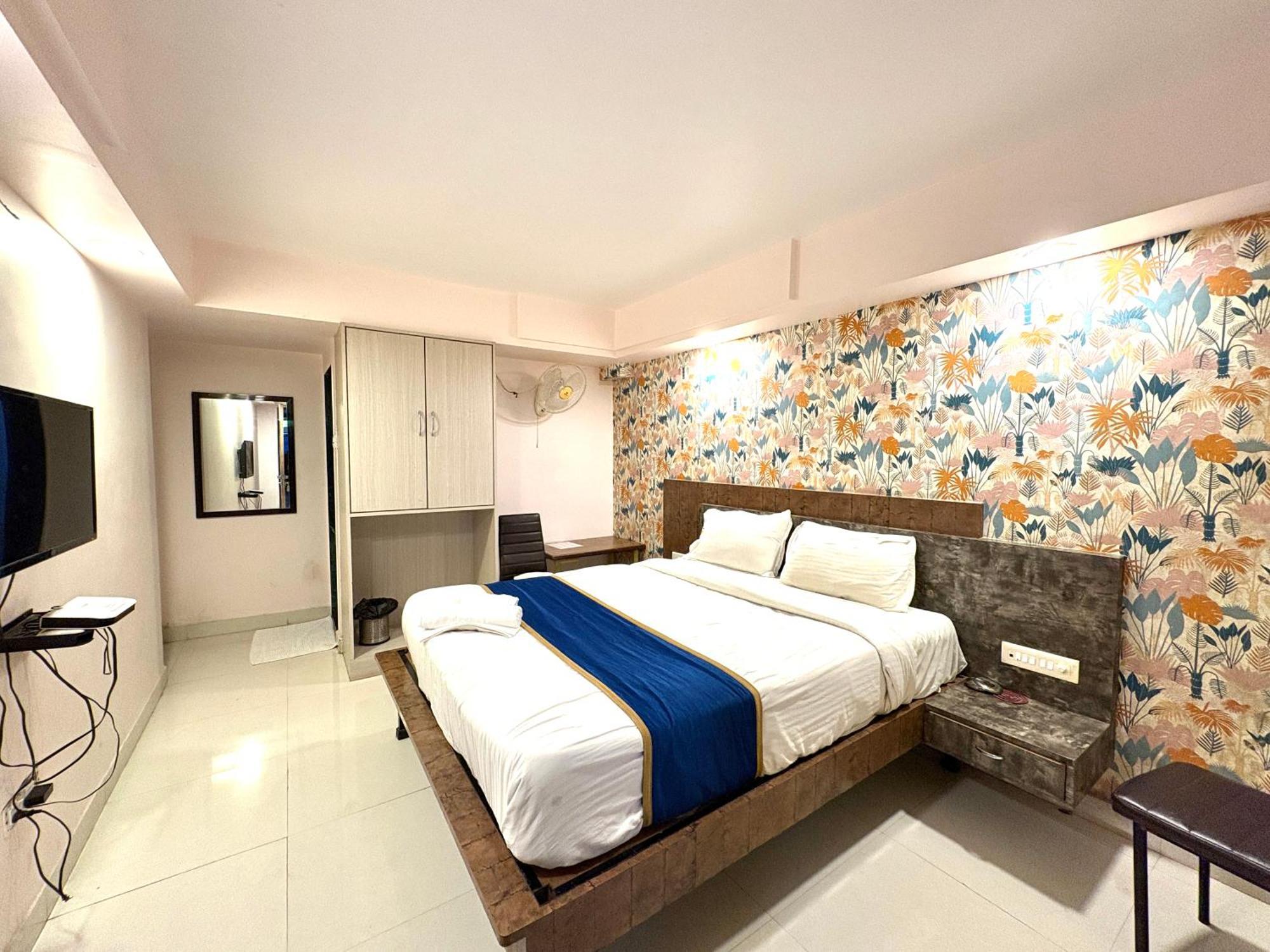 Hotel Laxmi Residency Lonavala Ngoại thất bức ảnh