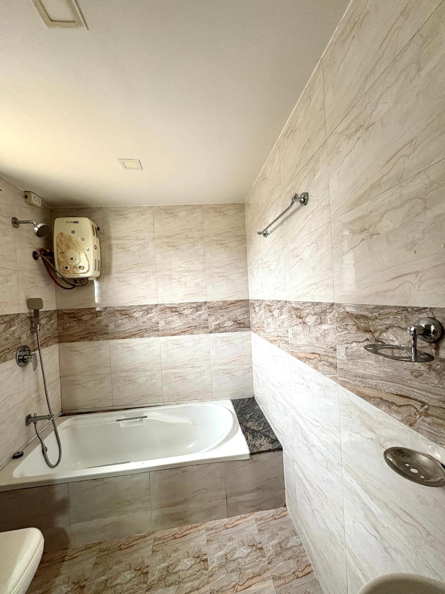 Hotel Laxmi Residency Lonavala Ngoại thất bức ảnh